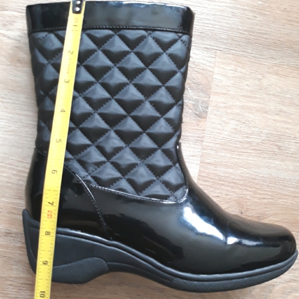 White Mountain Aquarius Quilted Satin Boots / Size 7M Black Winter Boots - Picture 6 of 13